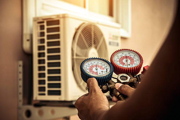 Professional Ductwork Repair technician working in Glouster, OH